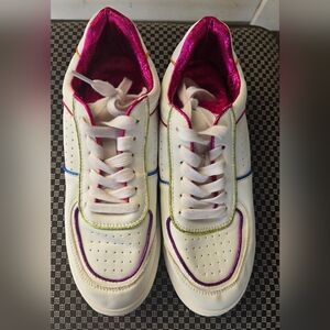 Steve‎ Madden White and Pink Sneakers with Classic Appeal Excellent Conditions